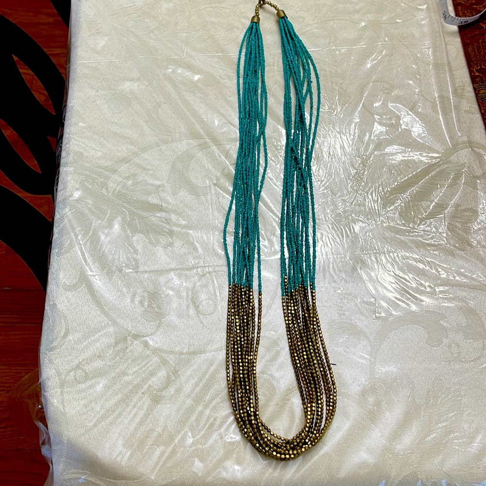 GREEN BEADS AND BRASS TONED BEADS NECKLACE
